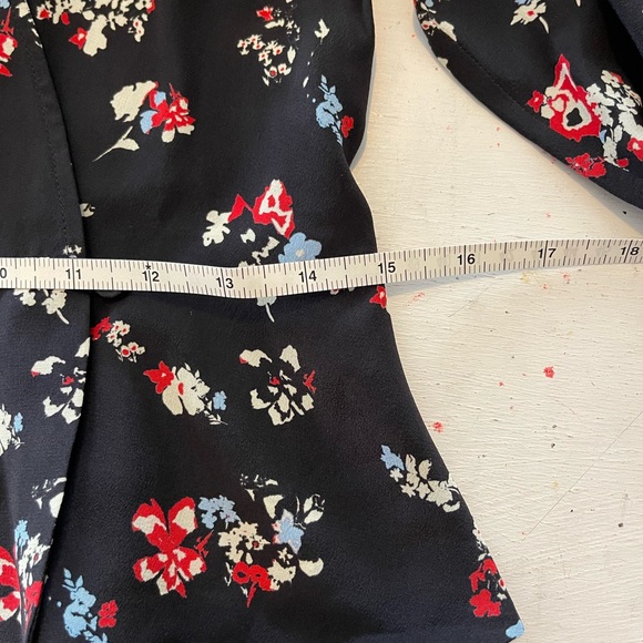 TANYA TAYLOR floral clusters clio top size: 6 100% silk - Picture 5 of 16